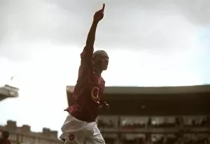 Arsenal v Aston Villa 2005-6 Collection: Abou Diaby celebrates scoring Arsenals 5th goal. Arsenal 5: 0 Aston Villa
