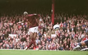 Images Dated 3rd April 2006: Abou Diaby scores Arsenals 5th goal. Arsenal 5: 0 Aston Villa. FA Premiership