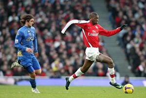 Arsenal v Portsmouth 2008-09 Collection: Abou Diaby vs Niko Kranjcar: Arsenal's 1-0 Victory Over Portsmouth in the Barclays Premier League