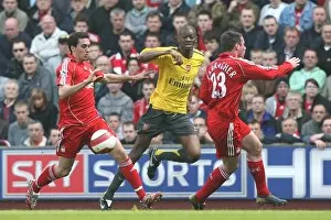 Images Dated 2nd April 2007: Abu Diaby (Arsenal) Jamie Carragher (Liverpool)