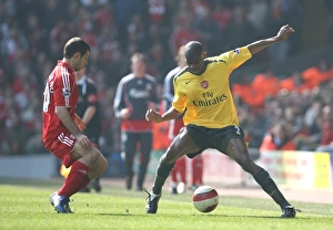 Liverpool v Arsenal 2006-7 Collection: Abu Diaby (Arsenal) Javier Mascherano (Liverpool)