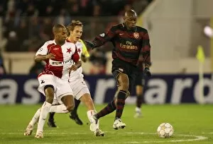 Images Dated 8th November 2007: Abu Diaby (Arsenal) Mickael Tavares (Slavia Prague)