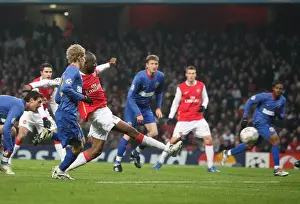 Abu Diaby shoots past Bucuresti keeper Robinson Zapata to score the 1st Arsenal goal