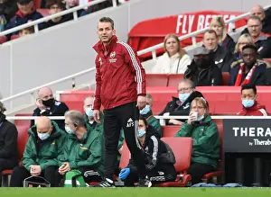 Albert Stuivenberg Rallies Arsenal Against Manchester City in Premier League 2021-22