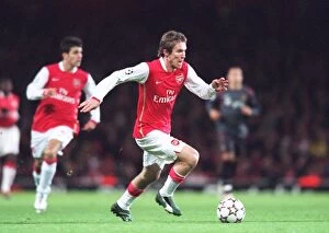 Images Dated 2nd November 2006: Alex Hleb in Action for Arsenal Against CSKA Moscow, UEFA Champions League, Group G