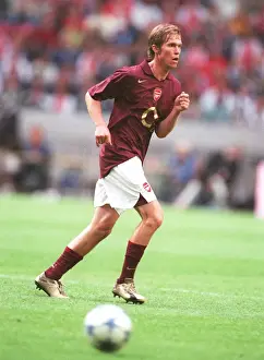 Alex Hleb in Action: Arsenal's Triumph over Porto at Amsterdam Tournament, 2005