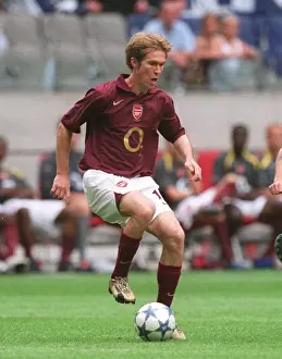 Alex Hleb in Action: Arsenal's Victory over Porto at the Amsterdam Tournament, 2005