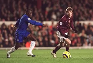 Arsenal v Chelsea 2005-6 Collection: Alex Hleb (Arensal) Claude Makelele (Chelsea). Arsenal 0: 2 Chelsea
