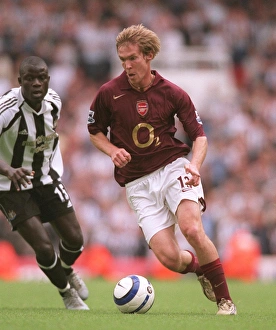 Alex Hleb (Arsenal) Amdy Faye (Newcastle United)