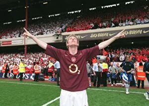 Images Dated 11th May 2006: Alex Hleb (Arsenal) celebrates after the match. Arsenal 4: 2 Tottenham Hotspur