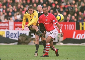 Charlton Ath v Arsenal 2005-6 Collection: Alex Hleb (Arsenal) Jonathan Fortune (Charlton). Charlton Athletic 0: 1 Arsenal