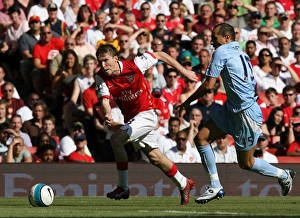 Arsenal v Manchester City 2007-08 Collection: Alex Hleb (Arsenal) Martin Petrov (Man City)