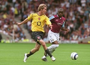 Images Dated 26th September 2005: Alex Hleb (Arsenal) Nigel Reo-Coker (West Ham United)