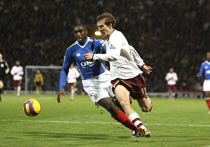 Portsmouth v Arsenal Gallery: Alex Hleb (Arsenal) Sol Campbell (Portsmouth)