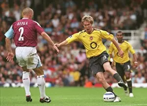 Images Dated 26th September 2005: Alex Hleb (Arsenal) Tomas Repka (West Ham United). West Ham United 0: 0 Arsenal