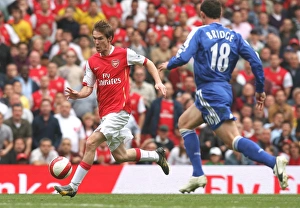 Hleb Alexander Collection: Alex Hleb (Arsenal) Wayne Bridge (Chelsea)