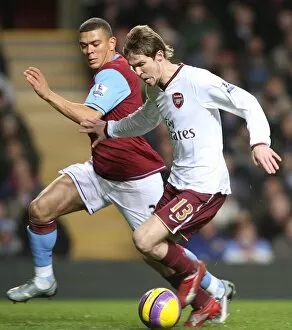 Images Dated 3rd December 2007: Alex Hleb (Arsenal) Wilfred Bouma (Aston Villa)