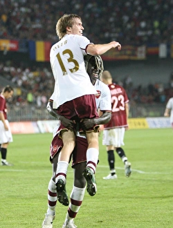 Sparta Prague v Arsenal 2007-8 Gallery: Alex Hleb celebrates scoring the 2nd Arsenal goal with Bacary Sagna
