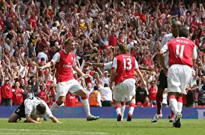 Alex Hleb celebrates scoring the 2nd Arsenal goal with Nicklas Bendtner