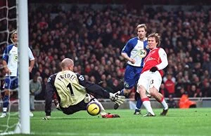 Images Dated 23rd December 2006: Alex Hleb Scores Arsenal's Second Goal: 6-2 Victory Over Blackburn Rovers, FA Premier League