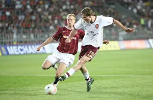 Alex Hleb Scores the Second Goal: Arsenal Leads Sparta Prague in Champions League Qualifier