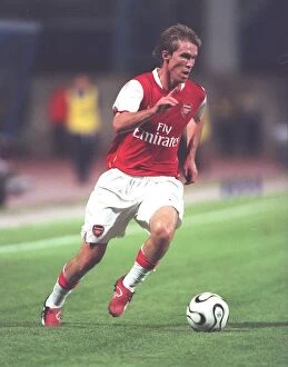 Images Dated 10th August 2006: Alex Hleb's Brilliant Performance: Arsenal Thrash Dinamo Zagreb 3-0 in Champions League Qualifier