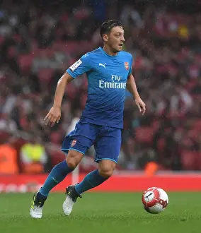 Arsenal V Benfica - Emirates Cup 2017-18 Prints: Alex Oxlade-Chamberlain in Action for Arsenal against SL Benfica - Emirates Cup 2017-18