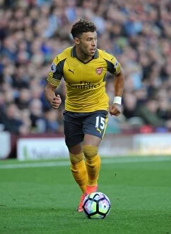 Images Dated 2nd October 2016: Alex Oxlade-Chamberlain: In Action Against Burnley, Premier League 2016-17