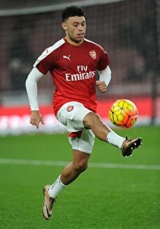 Images Dated 2nd February 2016: Alex Oxlade-Chamberlain (Arsenal) warms up before the match. Arsenal 0: 0 Southampton