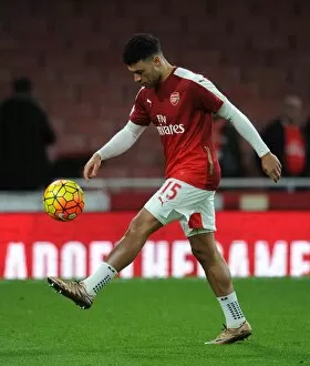Images Dated 2nd February 2016: Alex Oxlade-Chamberlain (Arsenal) warms up before the match. Arsenal 0: 0 Southampton
