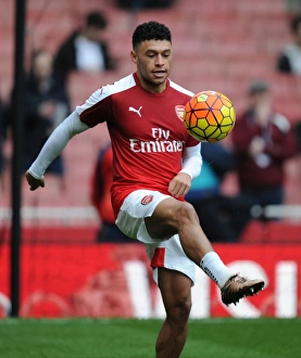 Alex Oxlade-Chamberlain Gears Up for Arsenal vs. Chelsea Showdown (2015-16)