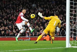Crystal Palace Collection: Alex Oxlade-Chamberlain Scores the Winning Goal: Arsenal vs. Crystal Palace