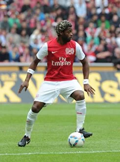 Cologne v Arsenal Collection: Alex Song in Action: Cologne vs Arsenal Pre-Season Friendly