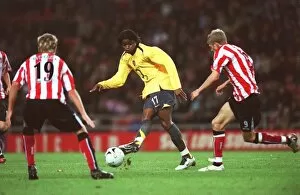 Images Dated 26th October 2005: Alex Song (Arsenal) Martin Woods and Jonathan Stead (Sunderland)
