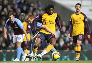 Images Dated 26th December 2008: Alex Song (Arsenal) Steve Sidwell (Aston Villa)
