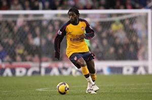 Images Dated 1st November 2008: Alex Song's Brilliant Performance: Arsenal's Thrilling 2-1 Victory Over Stoke City (1/11/2008)