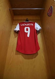 Images Dated 24th October 2019: Alexandre Lacazette Prepares for Arsenal's Europa League Battle against Vitoria