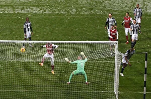 Images Dated 2nd January 2021: Alexandre Lacazette Scores Arsenal's 4th Goal: West Bromwich Albion vs Arsenal
