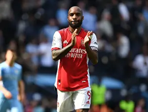 Alexis Lacazette Applauds Arsenal Fans After Manchester City Showdown (2021-22)