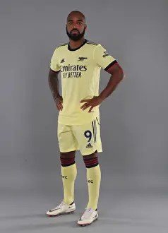 Alexis Lacazette Kicks Off Arsenal's 2021-22 Season at London Colney Training Ground