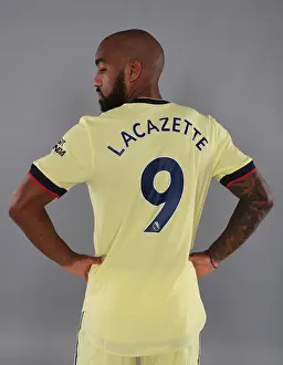 Alexis Lacazette Kicks Off New Arsenal Season at Training Ground