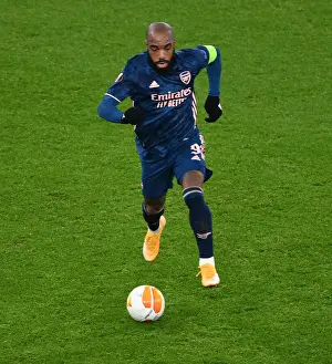 Alexis Lacazette Plays Alone: Arsenal's Emirates Emptied for Europa League Clash Against Rapid Wien