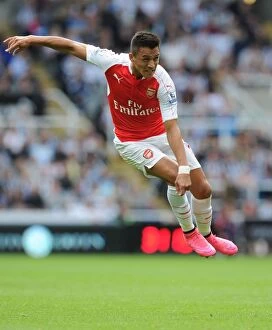 Images Dated 29th August 2015: Alexis Sanchez in Action: Arsenal vs. Newcastle United, Premier League 2015-16