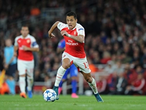 Arsenal V Olympiacos 2015/16 Prints: Alexis Sanchez in Action: Arsenal vs. Olympiacos, 2015/16 UEFA Champions League