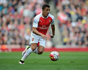 Arsenal V Crystal Palace 2015-16 Prints: Alexis Sanchez in Action: Arsenal vs. Crystal Palace (2015-16 Premier League)