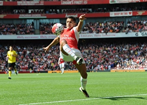 Arsenal V Aston Villa 2015-16 Prints: Alexis Sanchez in Action: Arsenal vs Aston Villa, Premier League 2015-16