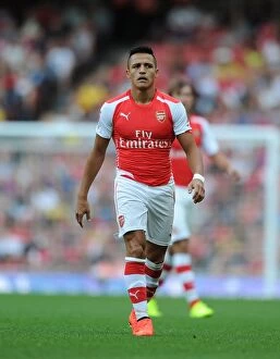 Arsenal v Benfica 2014-15 Collection: Alexis Sanchez in Action: Arsenal vs Benfica, Emirates Cup 2014