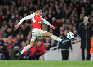 Arsenal V Dinamo Zagreb 2015-16 Prints: Alexis Sanchez in Action: Arsenal vs Dinamo Zagreb, UEFA Champions League 2015-16