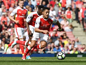 Arsenal V Everton 2016-17 Prints: Alexis Sanchez in Action: Arsenal vs Everton, Premier League 2016-17