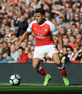Arsenal V Manchester City 2016-17 Prints: Alexis Sanchez in Action: Arsenal vs Manchester City, Premier League 2016-17